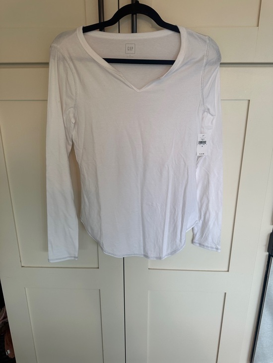 GAP Tops - Gap Long Sleeve V Notch Neck Tee